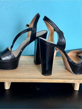 Nine West - size 7 - Black Platform adjustable strap heels - Women's Fashion